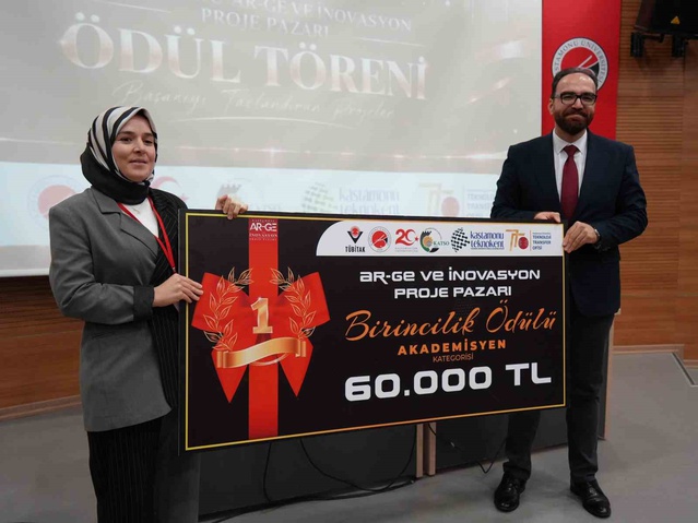 Kastamonu Üniversitesi'nde 82 projenin finale kaldığı yarışmada 19 proje ödül aldı
