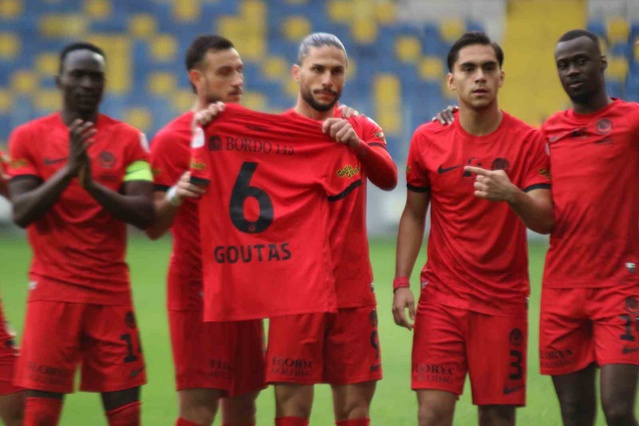 Gençlerbirliği'nde Mendes ilk dakikada gol attı, sakat Goutas'ın formasını gösterdi