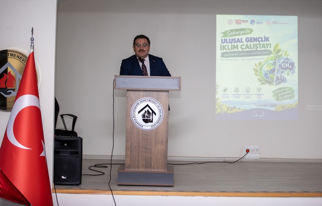 Sakarya'da Gençlik İklim Çalıştayı'na 50 gönüllü öğrenci katıldı