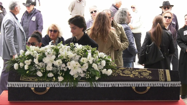 91 yaşındaki ünlü şarkıcı Alpay Nazikioğlu, Ankara'da aile kabristanına defnedildi