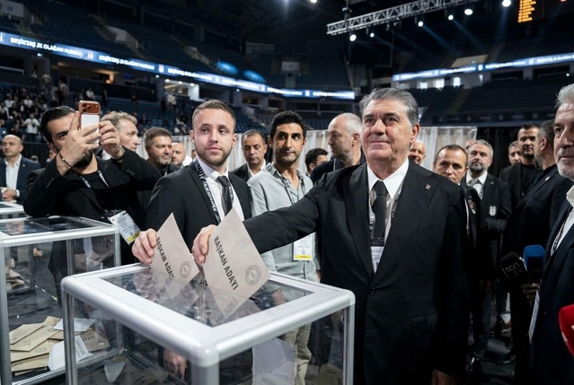 Beşiktaş'ta Serdal Adalı yeniden başkanlığa seçildi