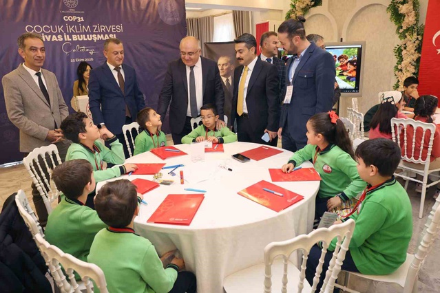 Sivas'ta COP31 çalıştayında 98 öğrenci çevre sorunlarına çözüm önerisi geliştirdi