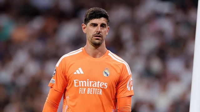 Real Madrid'de kaleci Courtois grip nedeniyle Barcelona maçı kadrosundan çıkarıldı