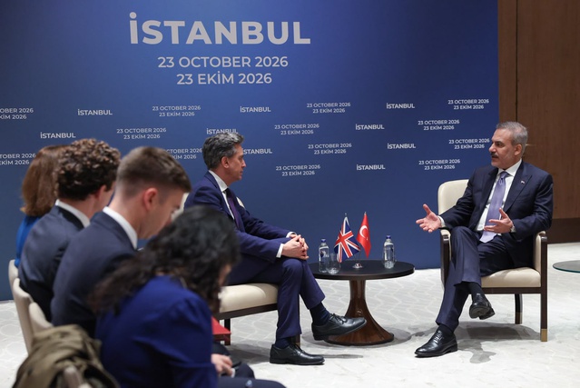 Dışişleri Bakanı Fidan, R4+E3 öncesi İstanbul'da mevkidaşı Miliband'la görüştü
