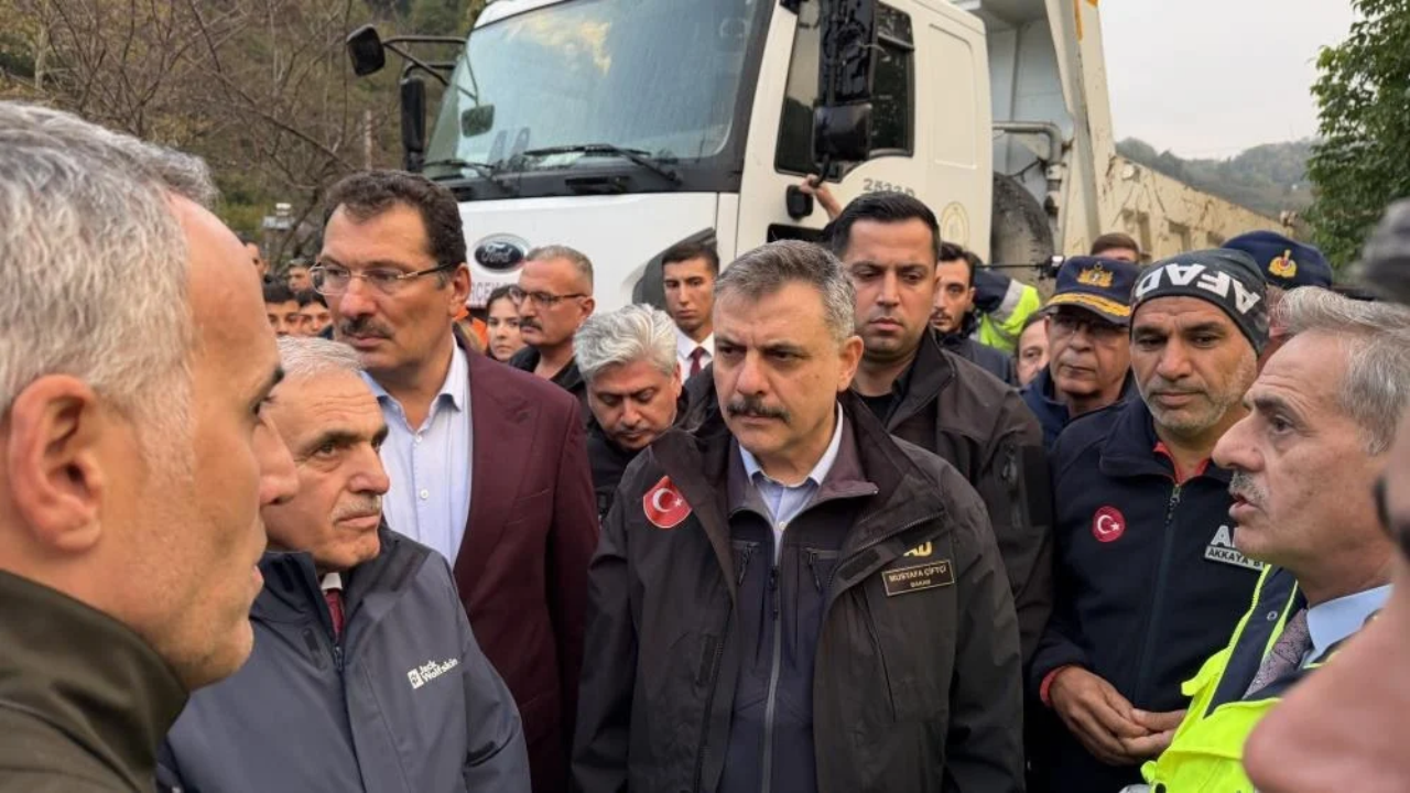 Bakan Çiftçi Sakarya'da: Sel çalışmalarına ilişkin bilgi aldı