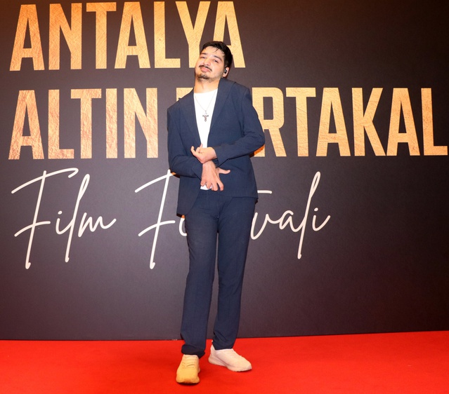 Kamera kullanamayan genç yönetmen filmini yapay zekayla çekti, Altın Portakal'da gösterime girdi