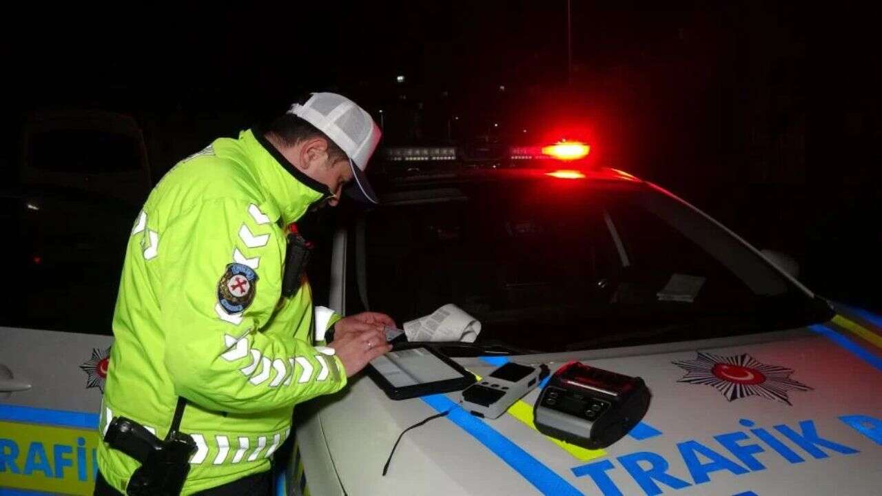 Polisin 'dur' ihtarına uymadı: 265 bin lira ceza yedi