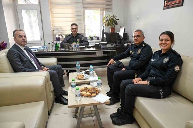 Elazığ İl Emniyet Müdürü Karan, polis merkezi amiri Küçükküş'ü ziyaret etti
