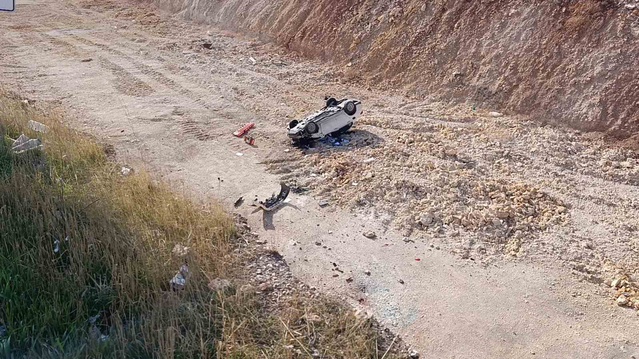 Şanlıurfa'da 15 metre yükseklikten yol çalışmasına uçan otomobilin sürücüsü öldü